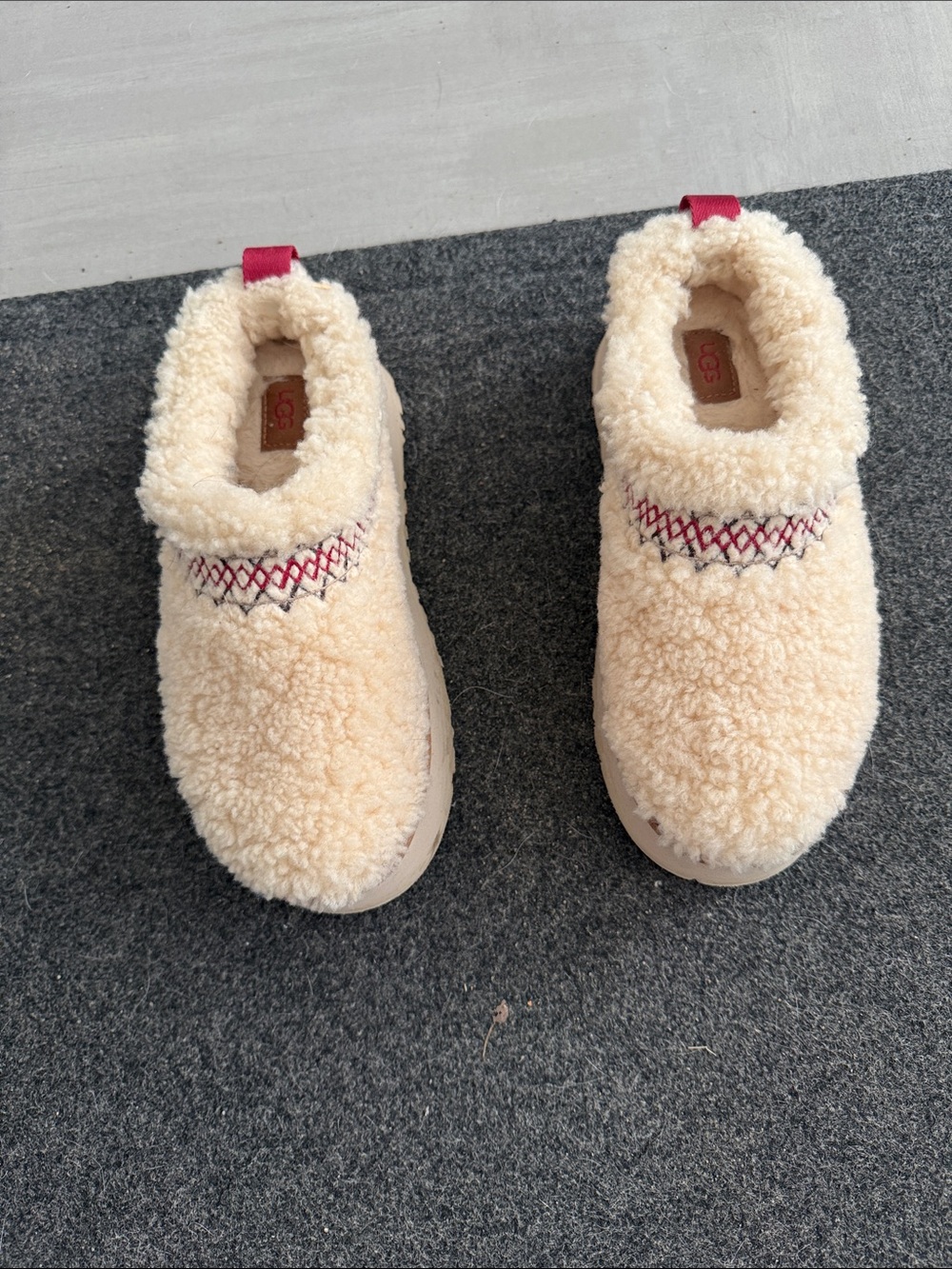 UGG Cream Sherpa Slip-On Slippers with Red Accent